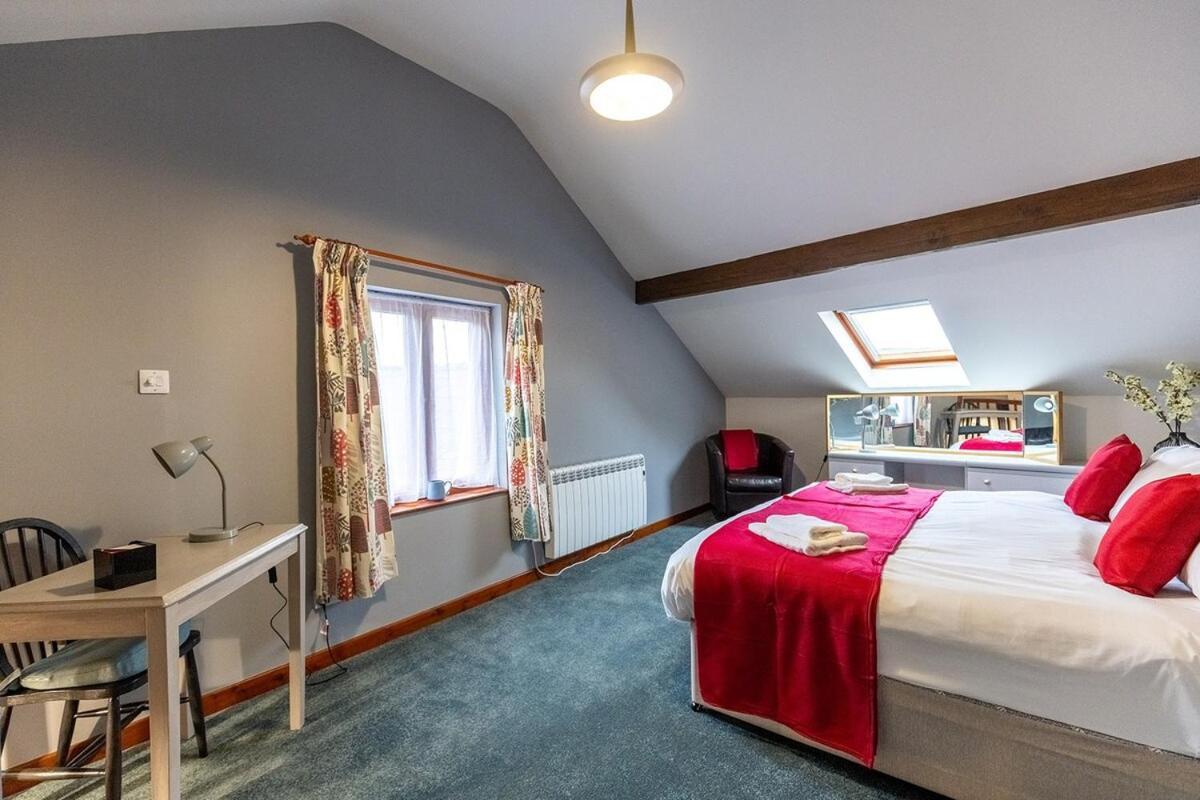 Katherines Court - Spacious Apartment With Rolling Hill Views Kendal Exterior foto